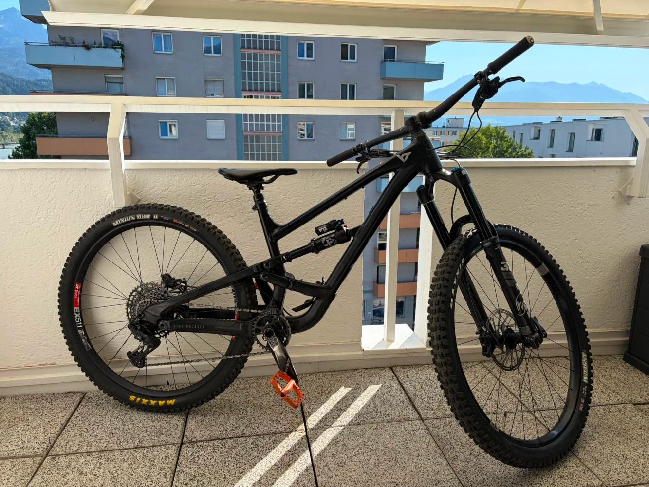 Fahrwerksservice / Neuen Lagern! - YT Capra 29 Core 2 AL – Black Magic (Size M)