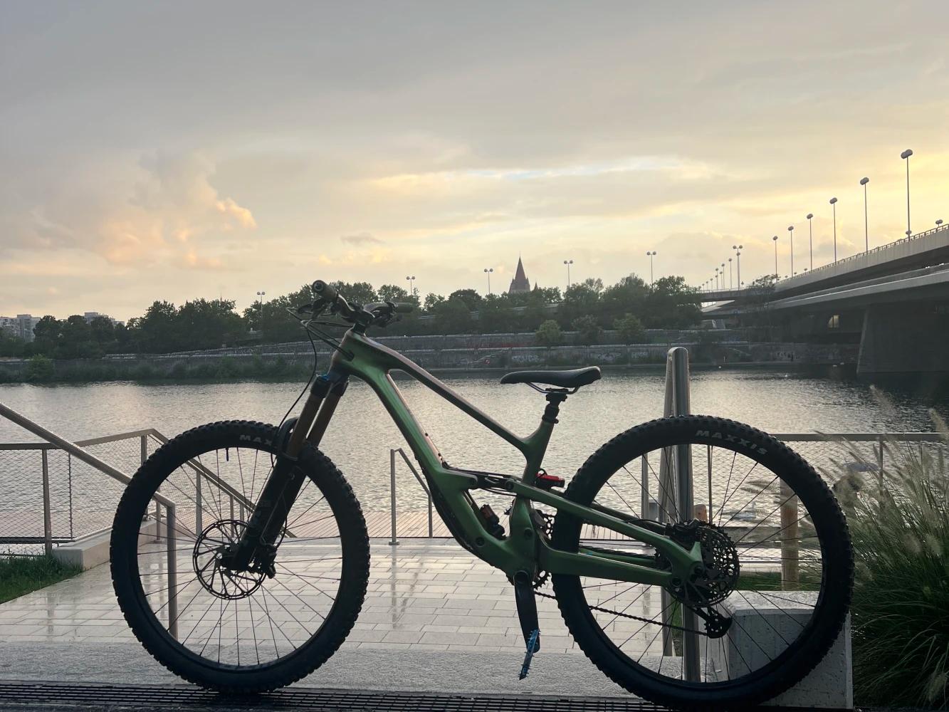 Cannondale Jekyll 1 | Carbon | Fox 38 & X2 Factory | SRAM GX | M